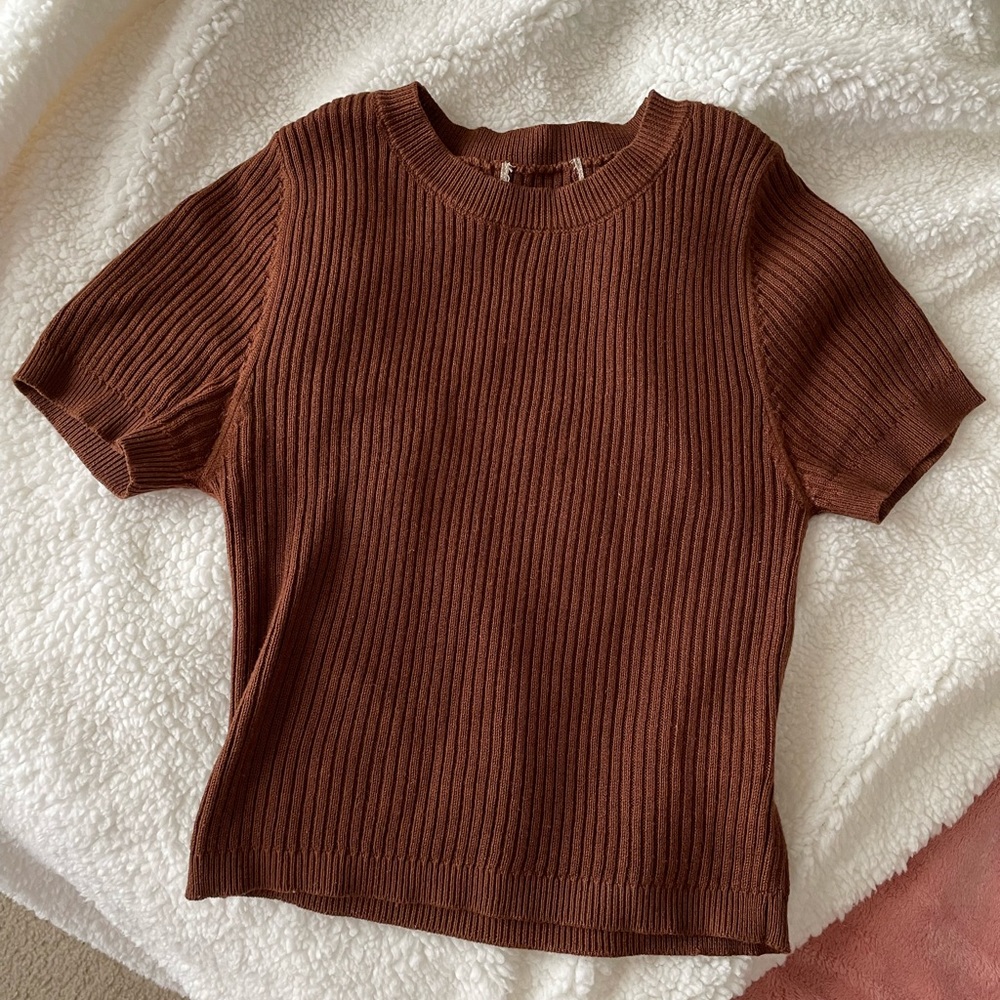 Brown short sleeve top
